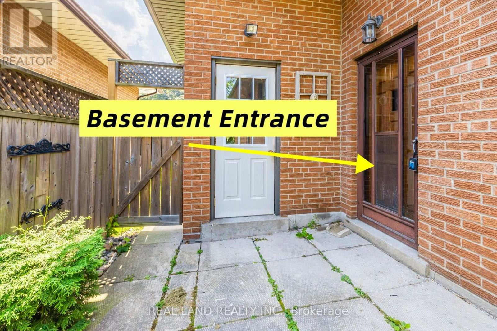 LOWER-274 Timothy Court, Mississauga, ON, L5G 2B4