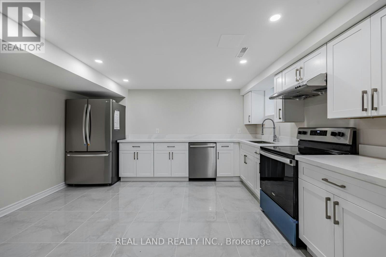 LOWER-274 Timothy Court, Mississauga, ON, L5G 2B4 - 8