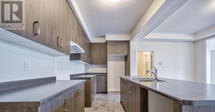 61 Kenneth Rogers Crescent, East Gwillimbury, ON, L9N 0S3 - 11