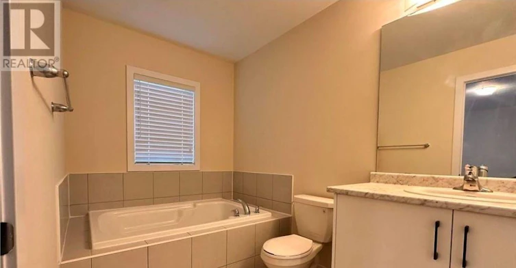 36 Rowlock Street, Welland, ON, L3B 0M7 - 10