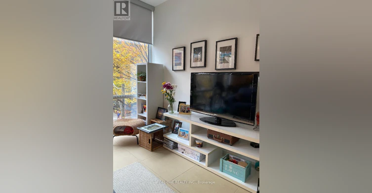 210-3 Market Street, Toronto, ON, M5E 0A3 - 9