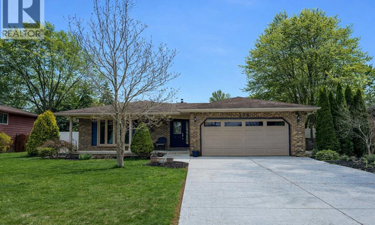 276 Fairway Crescent