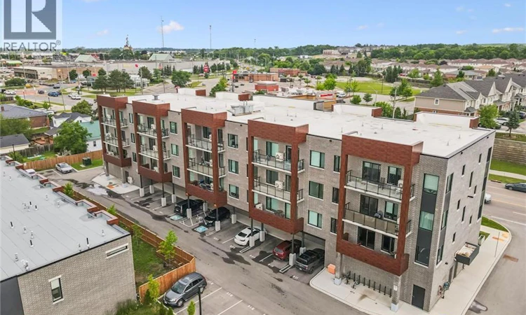 203-408 Dundas Street S