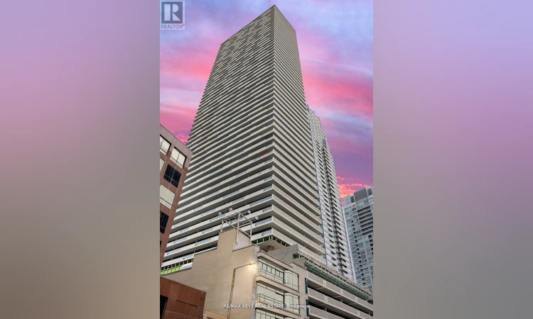3402-2221 Yonge Street