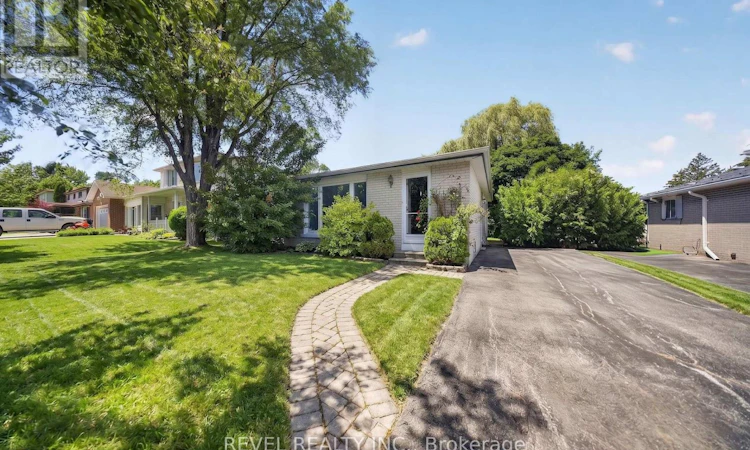 9 Deloraine Drive
