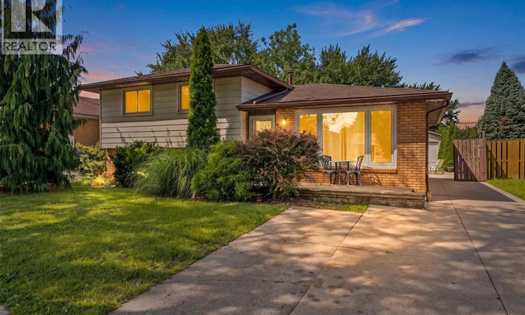 3285 Rosebriar Road