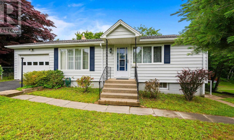 17 Forward Avenue