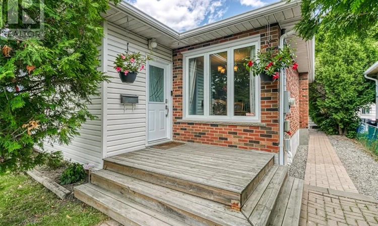 16 Gutcher Avenue