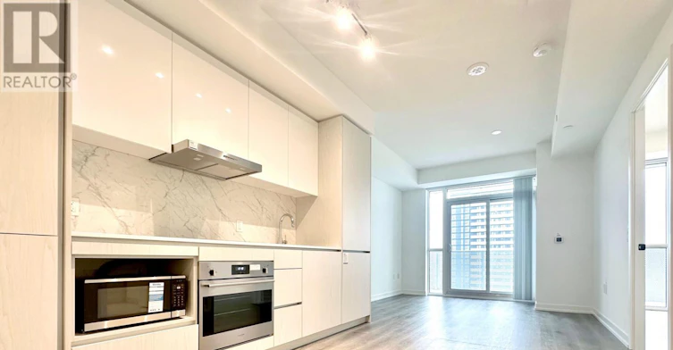4102-28 Interchange Way, Vaughan, ON, L4K 0P8 - 3