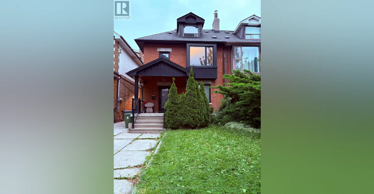 UPPER-53 Highview Crescent, Toronto, ON, M6H 2Y3
