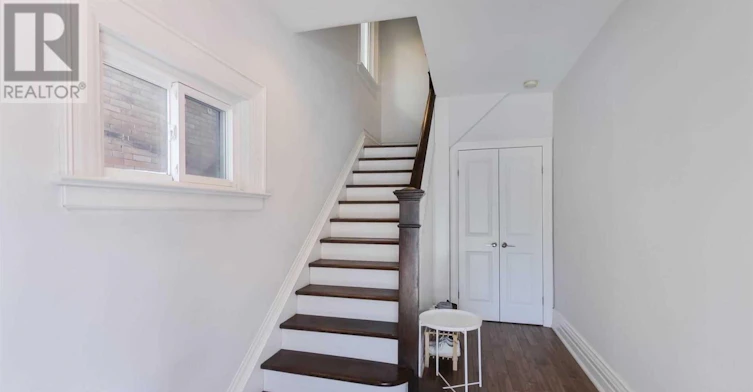UPPER-53 Highview Crescent, Toronto, ON, M6H 2Y3 - 3