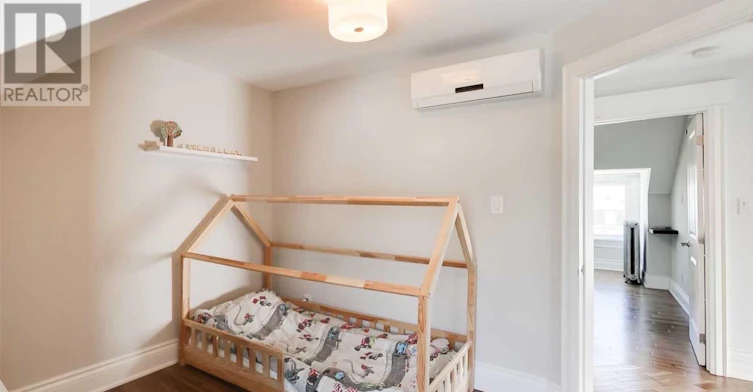UPPER-53 Highview Crescent, Toronto, ON, M6H 2Y3 - 11