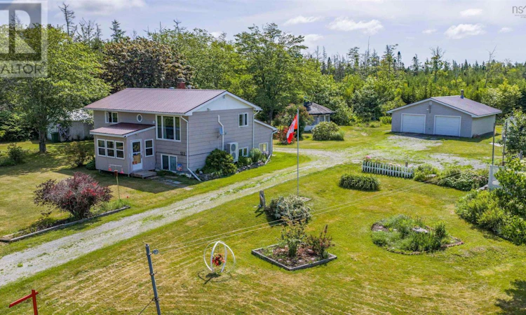 522 River Road East