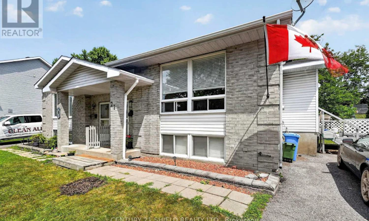 27 Wellington Street E