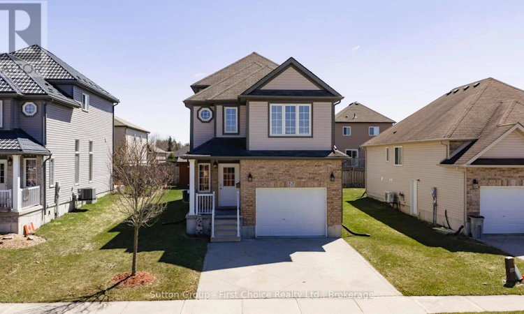 670 Reid Crescent