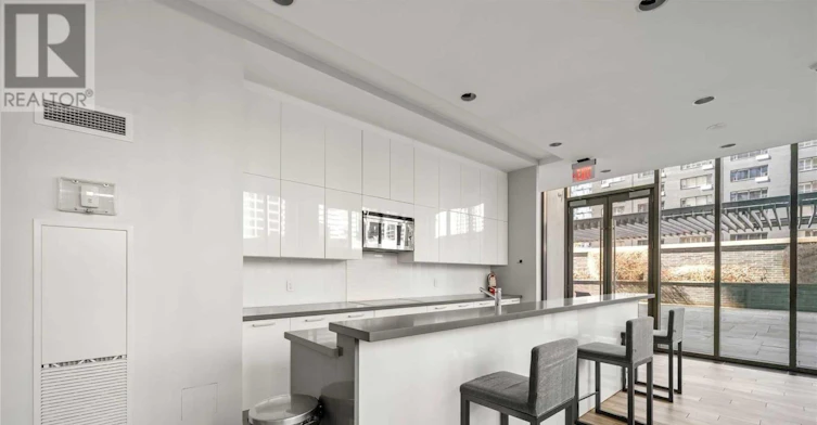 2210-33 Charles Street E, Toronto, ON, M4Y 0A2 - 10