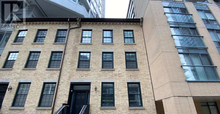 TH 2-68 Shuter Street, Toronto, ON, M5B 1B4