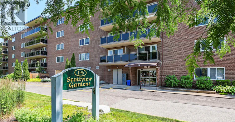 208-196 Scott Street, St. Catharines, ON, L2N 5T2