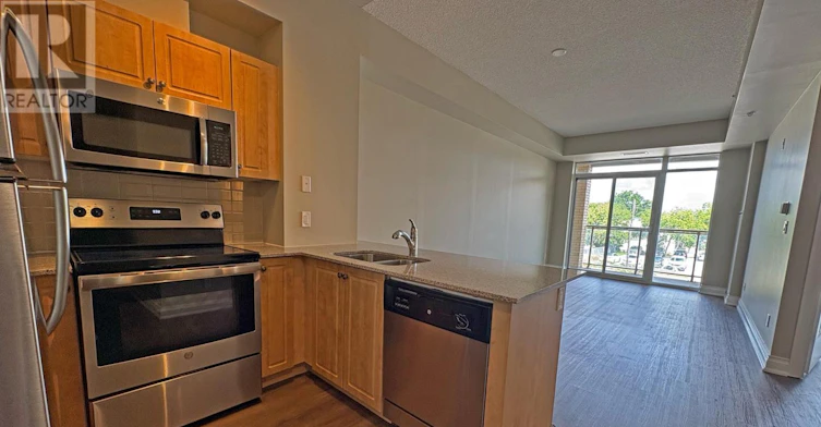 233-68 Main Street N, Markham, ON, L3P 0N5 - 3