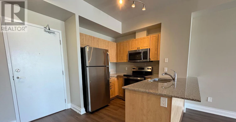 233-68 Main Street N, Markham, ON, L3P 0N5 - 2