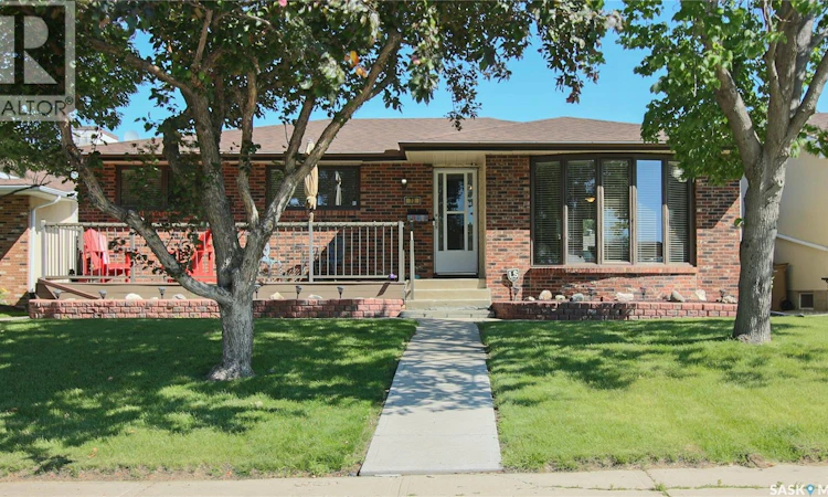 70 Hawkes Avenue