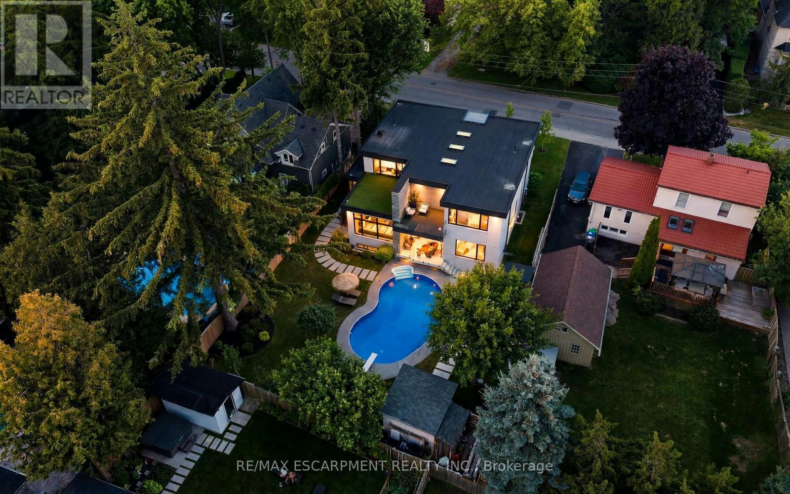 1617 Trotwood Avenue, Mississauga, ON, L5G 3Z8