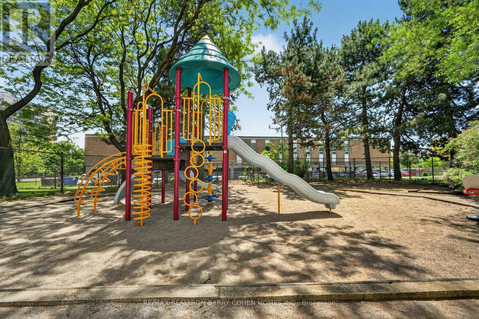 304-150 Neptune Drive, Toronto, ON, M6A 2Y9 - 24