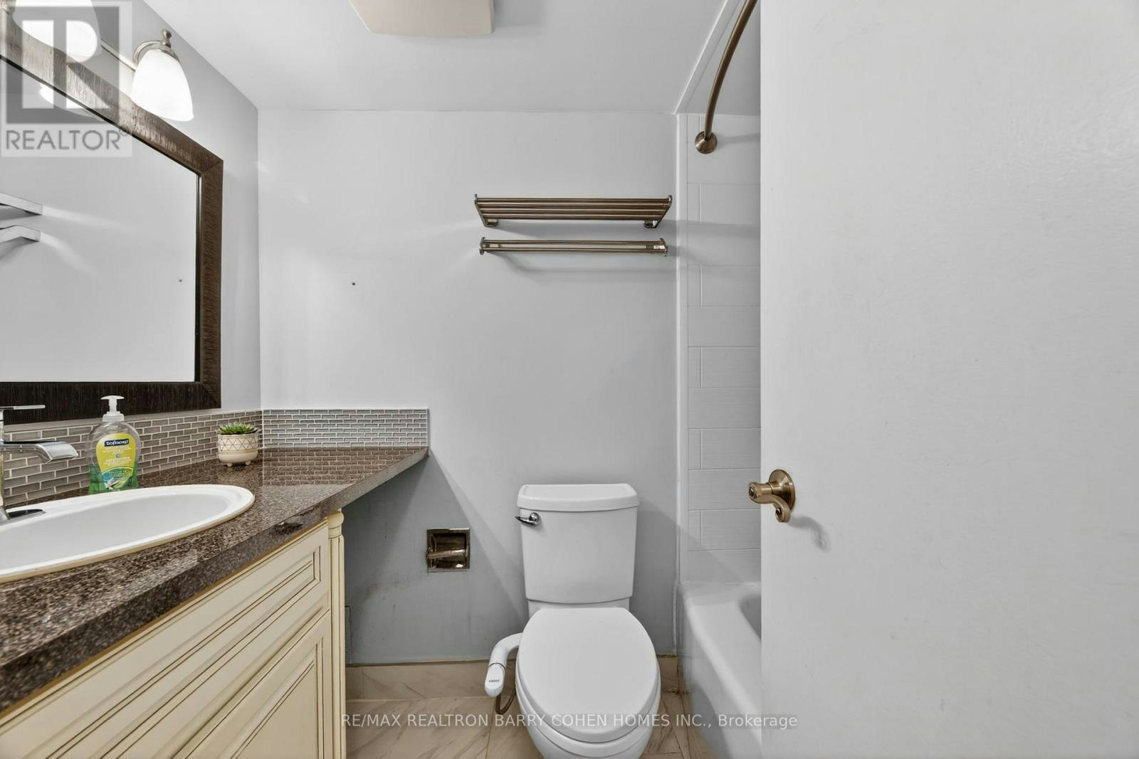 304-150 Neptune Drive, Toronto, ON, M6A 2Y9 - 16
