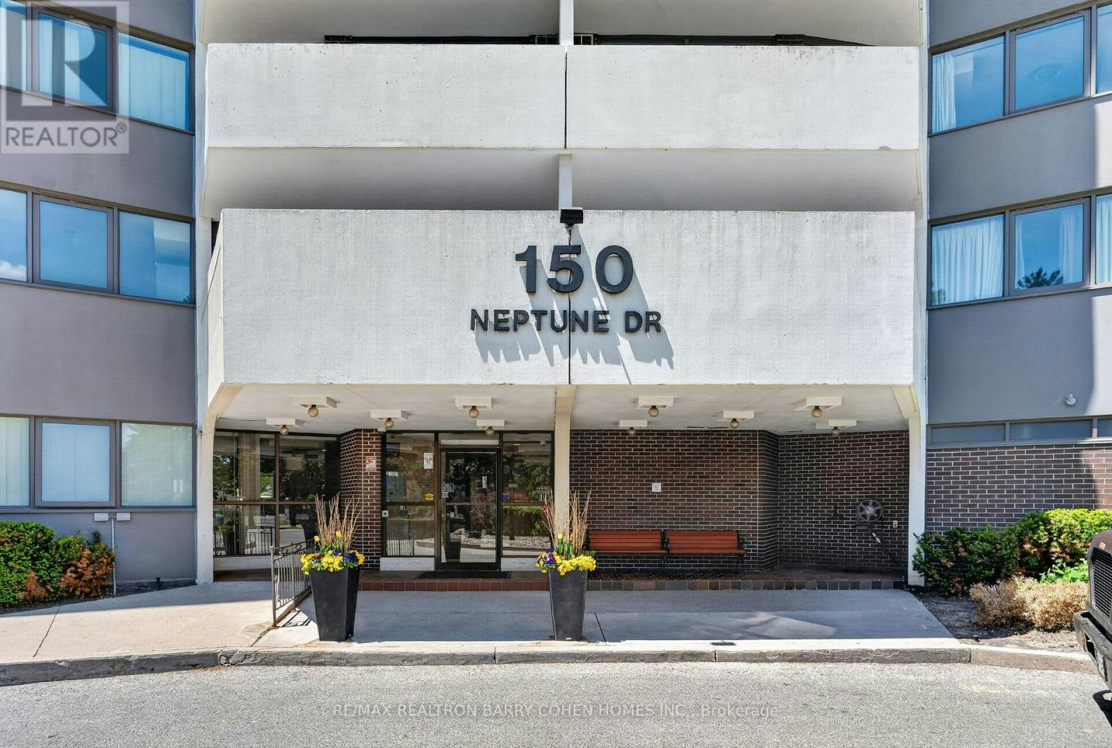 304-150 Neptune Drive, Toronto, ON, M6A 2Y9 - 2