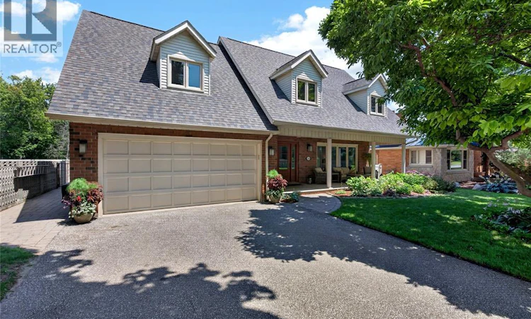 220 Eastlawn