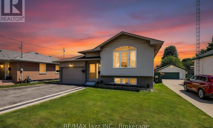 15 Townline Road S