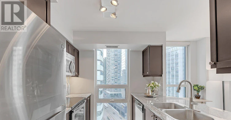 2710-19 Grand Trunk Crescent, Toronto, ON, M5J 3A3 - 18