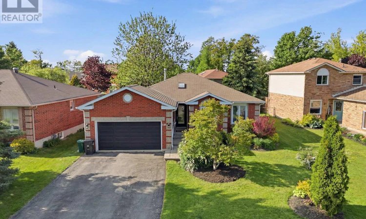 300 Cundles Road W