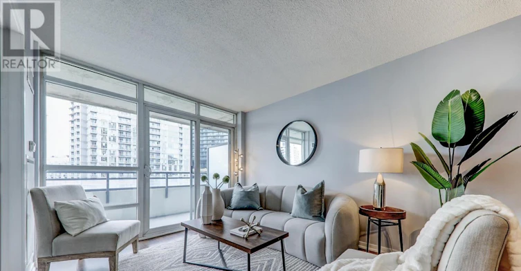 722-38 Joe Shuster Way, Toronto, ON, M6K 0A5 - 13