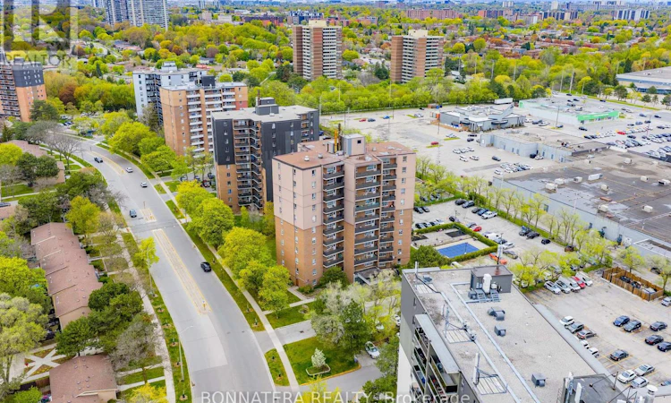 905-3065 Queen Frederica Drive