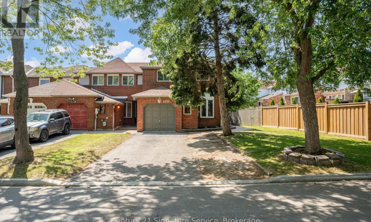 2755 Lindholm Crescent
