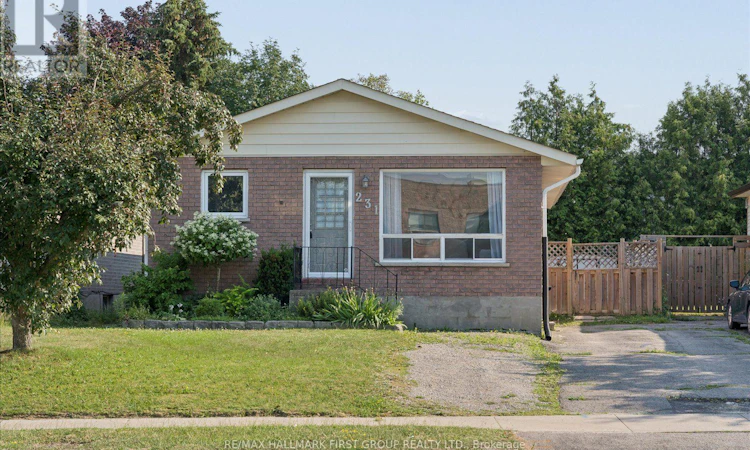 231 Mary Street W