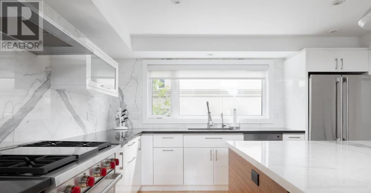 16 Egerton Lane N, Toronto, ON, M5T 2P5 - 5