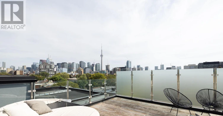 16 Egerton Lane N, Toronto, ON, M5T 2P5 - 15