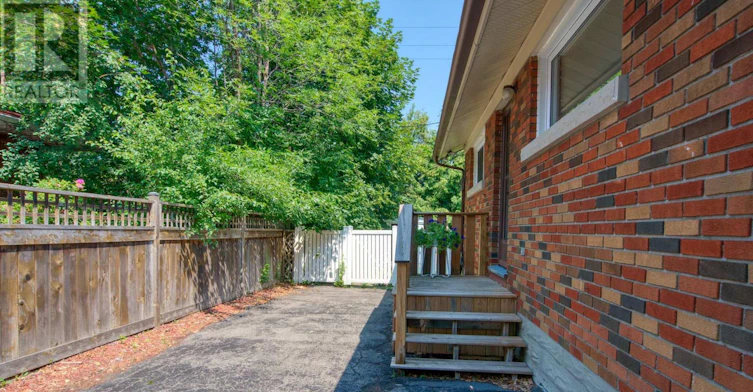 781 Dickens Avenue, Ottawa, ON, K1G 2X9 - 17