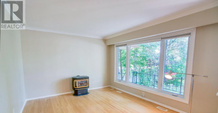 781 Dickens Avenue, Ottawa, ON, K1G 2X9 - 2