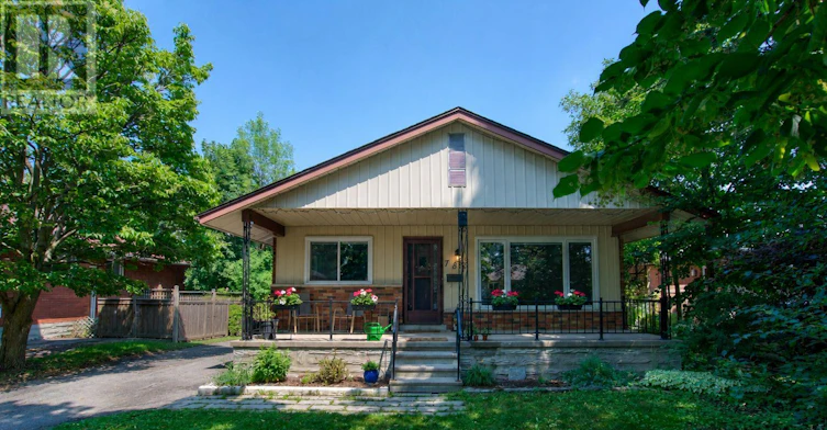 781 Dickens Avenue, Ottawa, ON, K1G 2X9