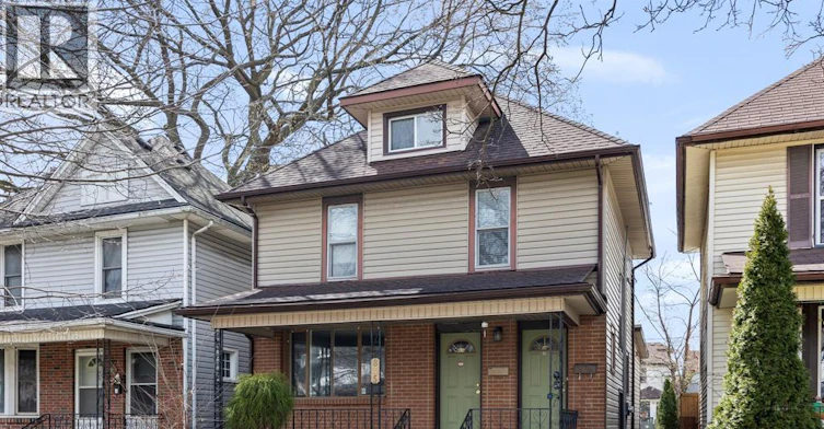 UPPER-835 Moy, Windsor, ON, N9A 2N7