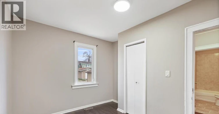 MAIN-835 Moy Avenue, Windsor, ON, N9A 2N7 - 6