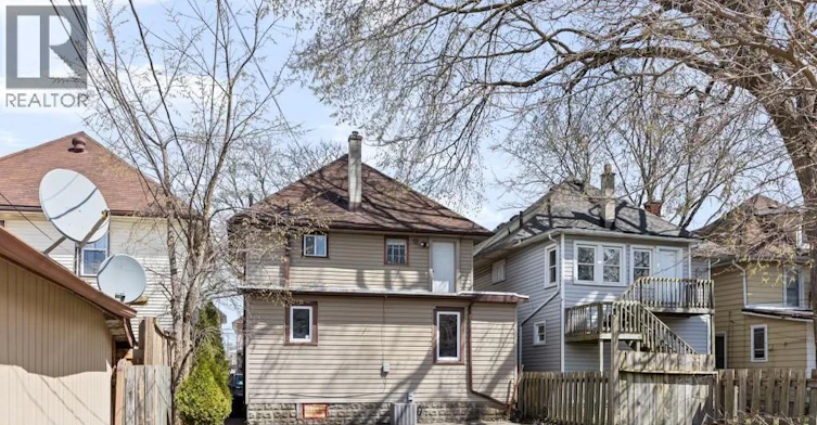 MAIN-835 Moy Avenue, Windsor, ON, N9A 2N7 - 9