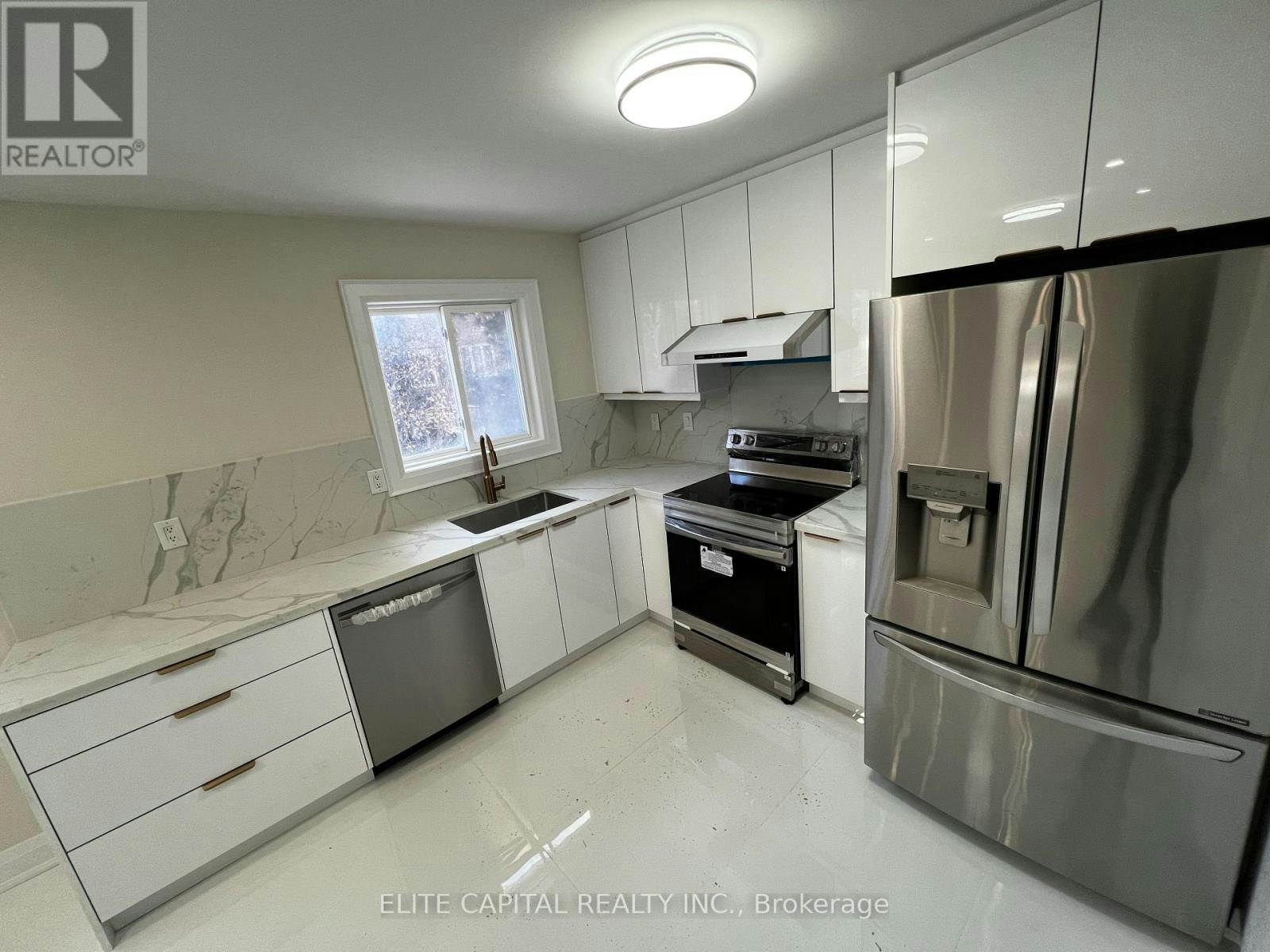 7 Ursa Star Way, Toronto, ON, M2J 1N9 - 4