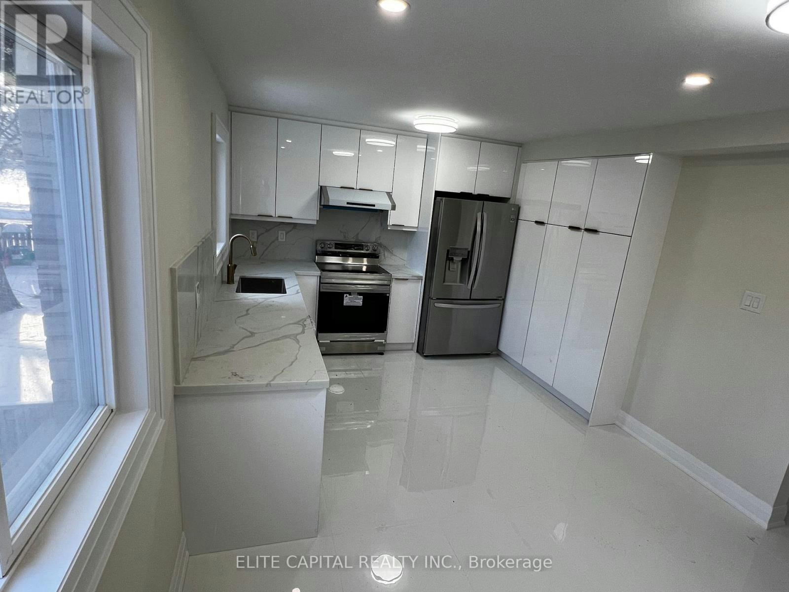 7 Ursa Star Way, Toronto, ON, M2J 1N9 - 5