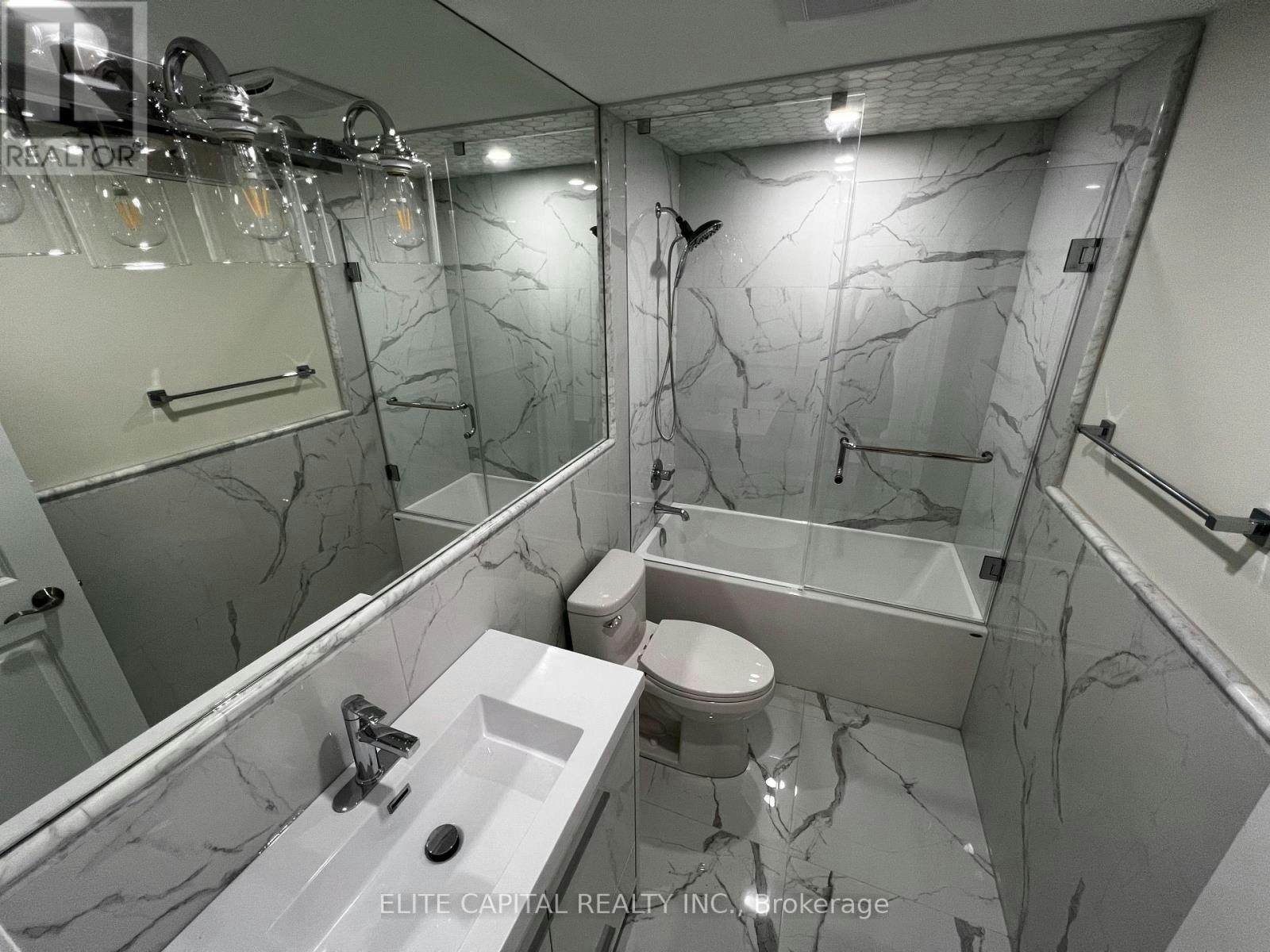 7 Ursa Star Way, Toronto, ON, M2J 1N9 - 17