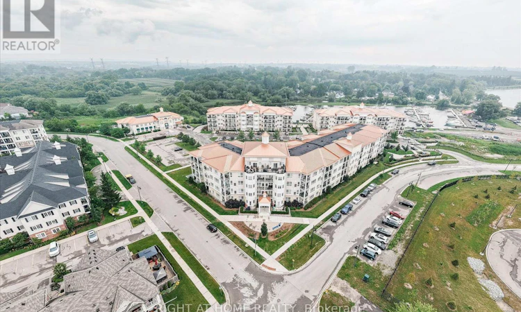 321-50 Lakebreeze Drive