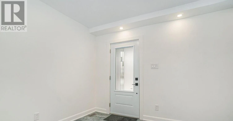 2112 Alta Vista Drive, Ottawa, ON, K1H 7L8 - 4